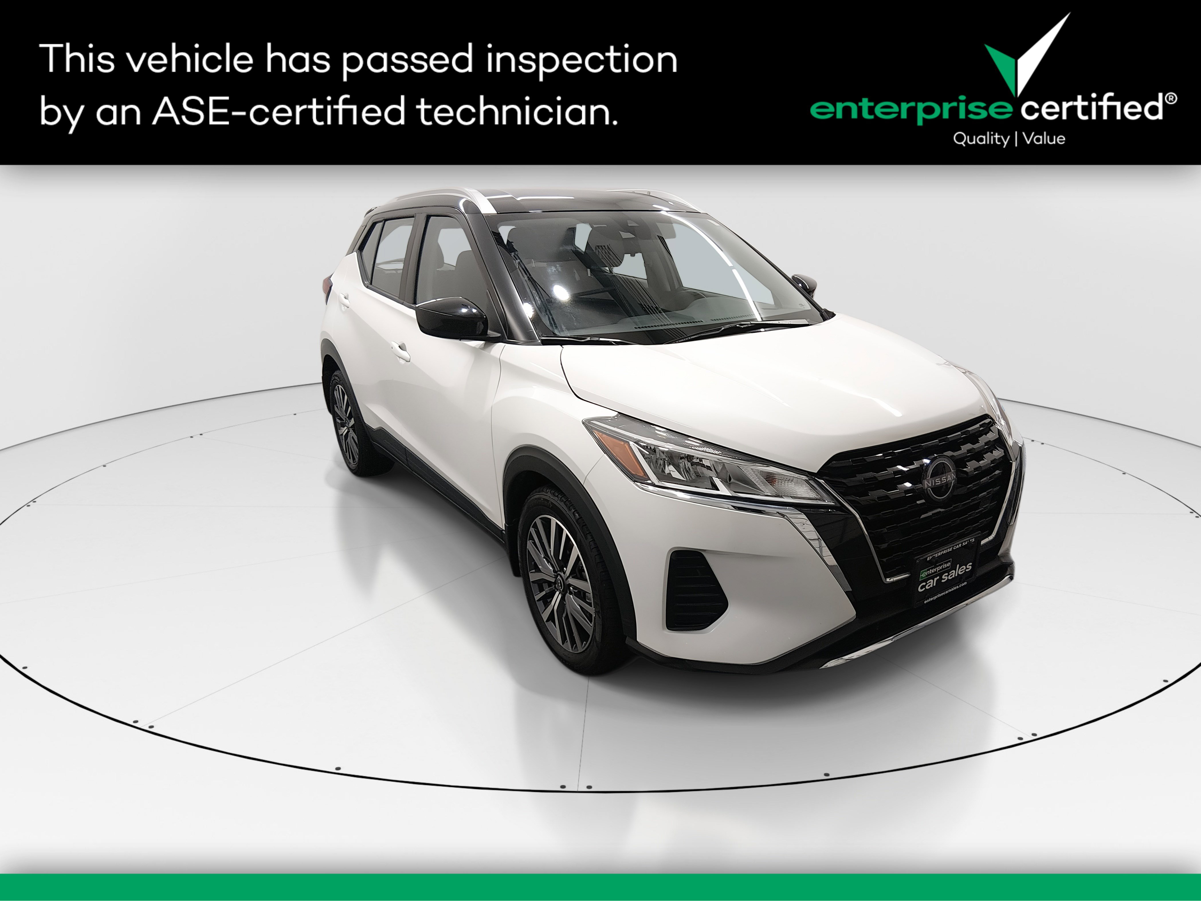 2024 Nissan Kicks SV's photo