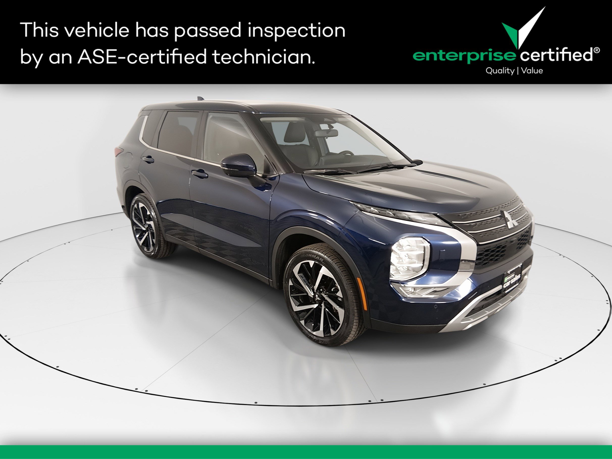 2024 Mitsubishi Outlander SE's photo