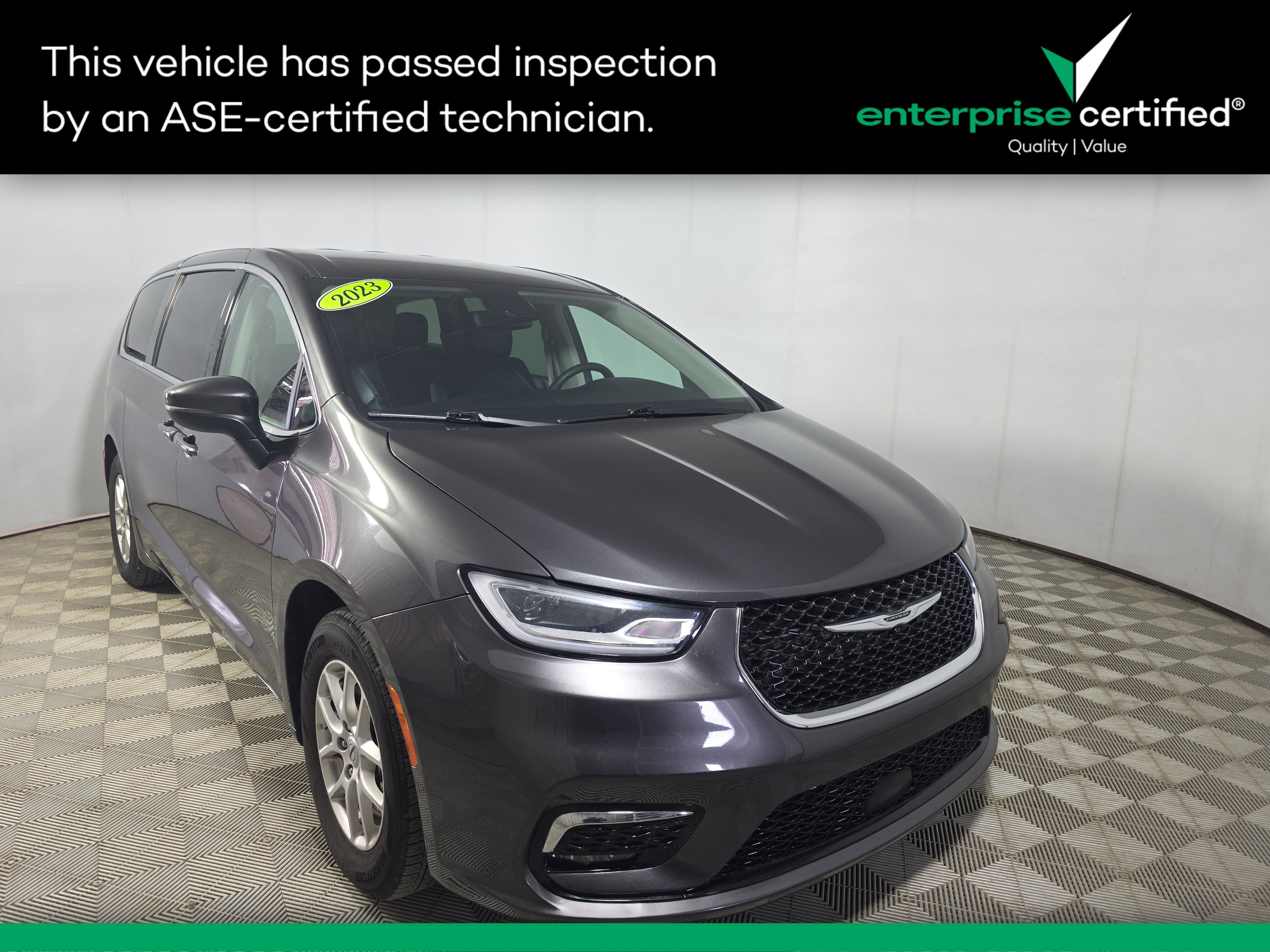 Used 2023 Chrysler Pacifica Touring L FWD