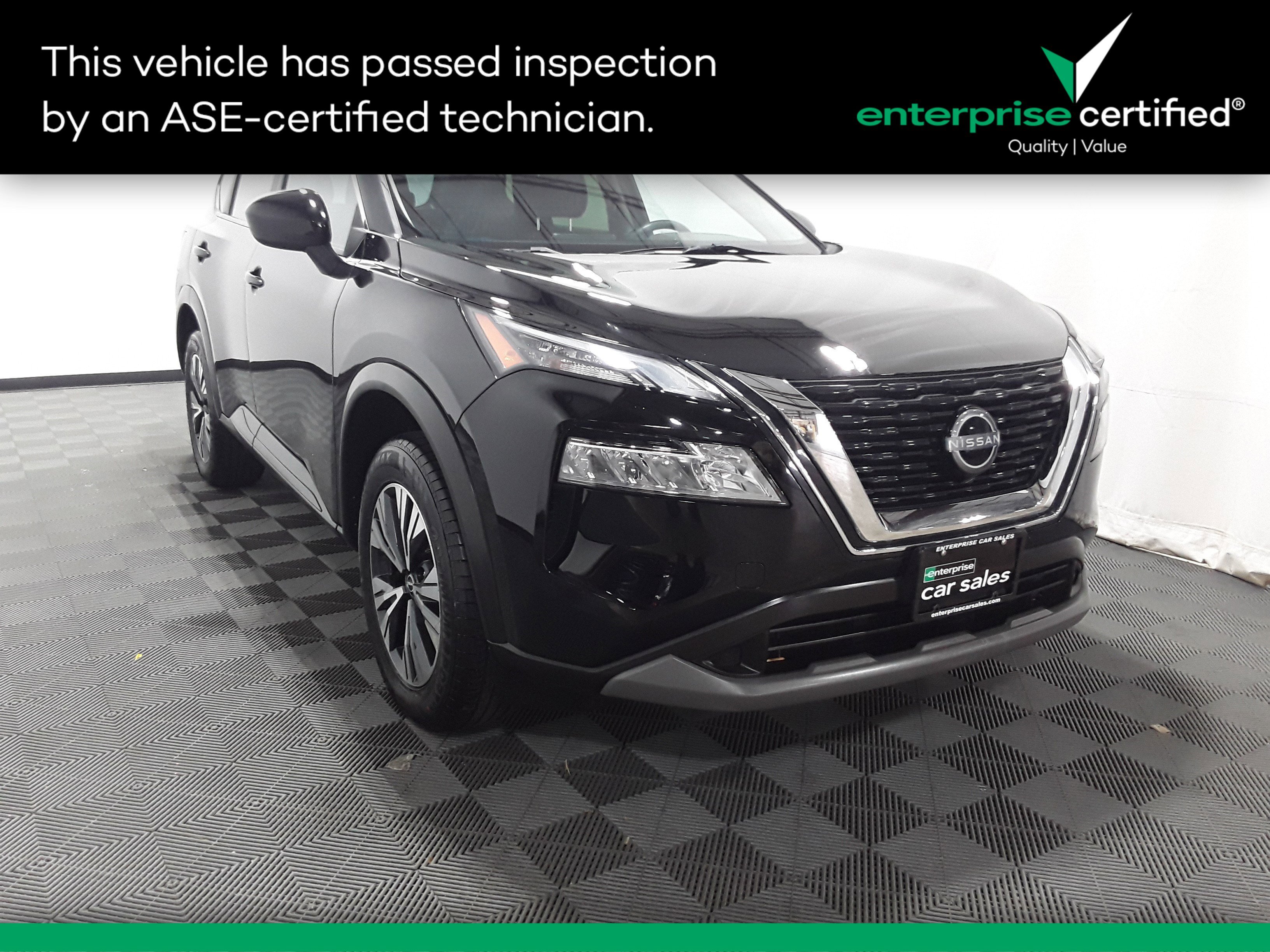 2023 Nissan Rogue SV's photo