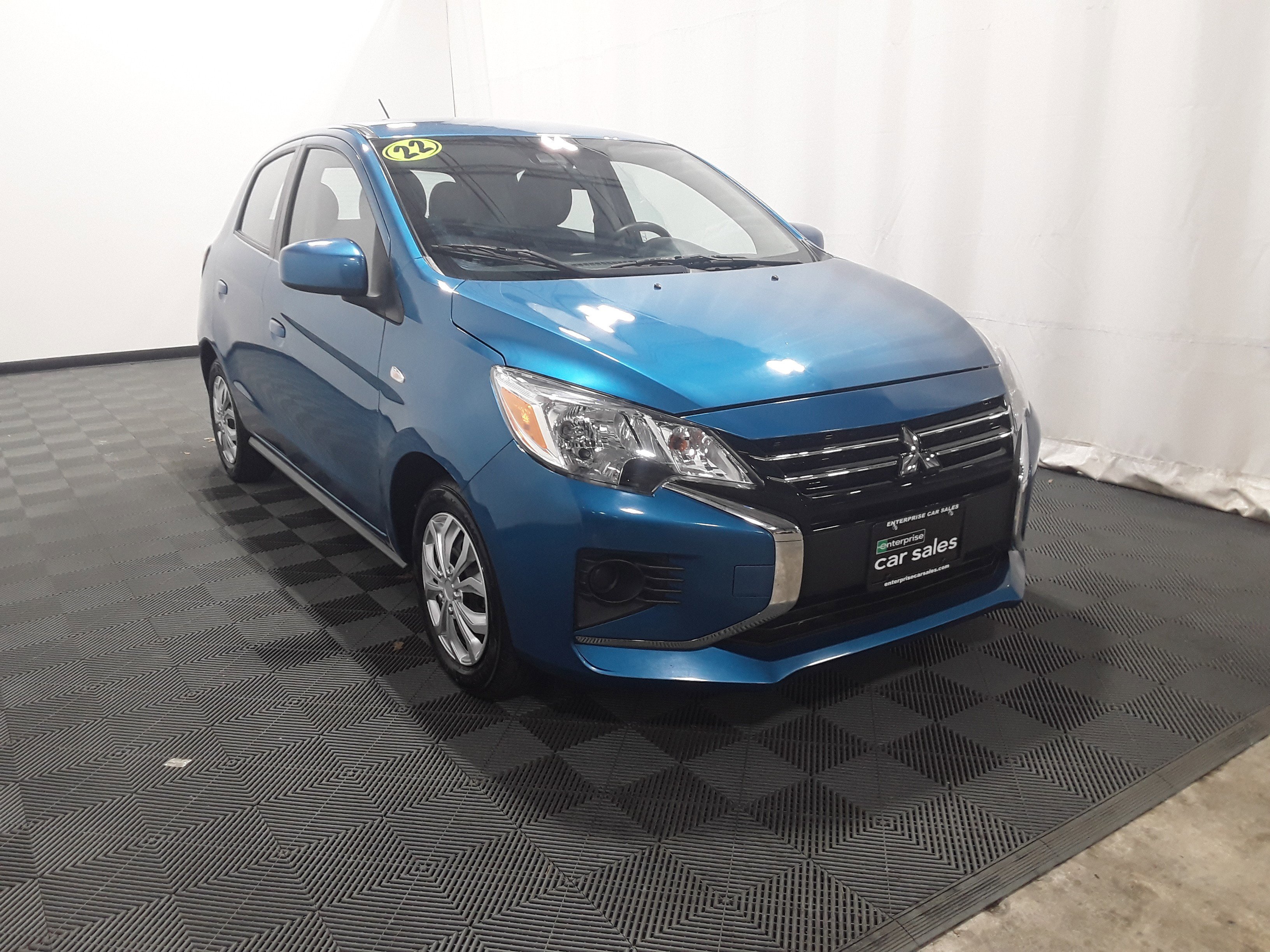 2022 Mitsubishi Mirage ES's photo