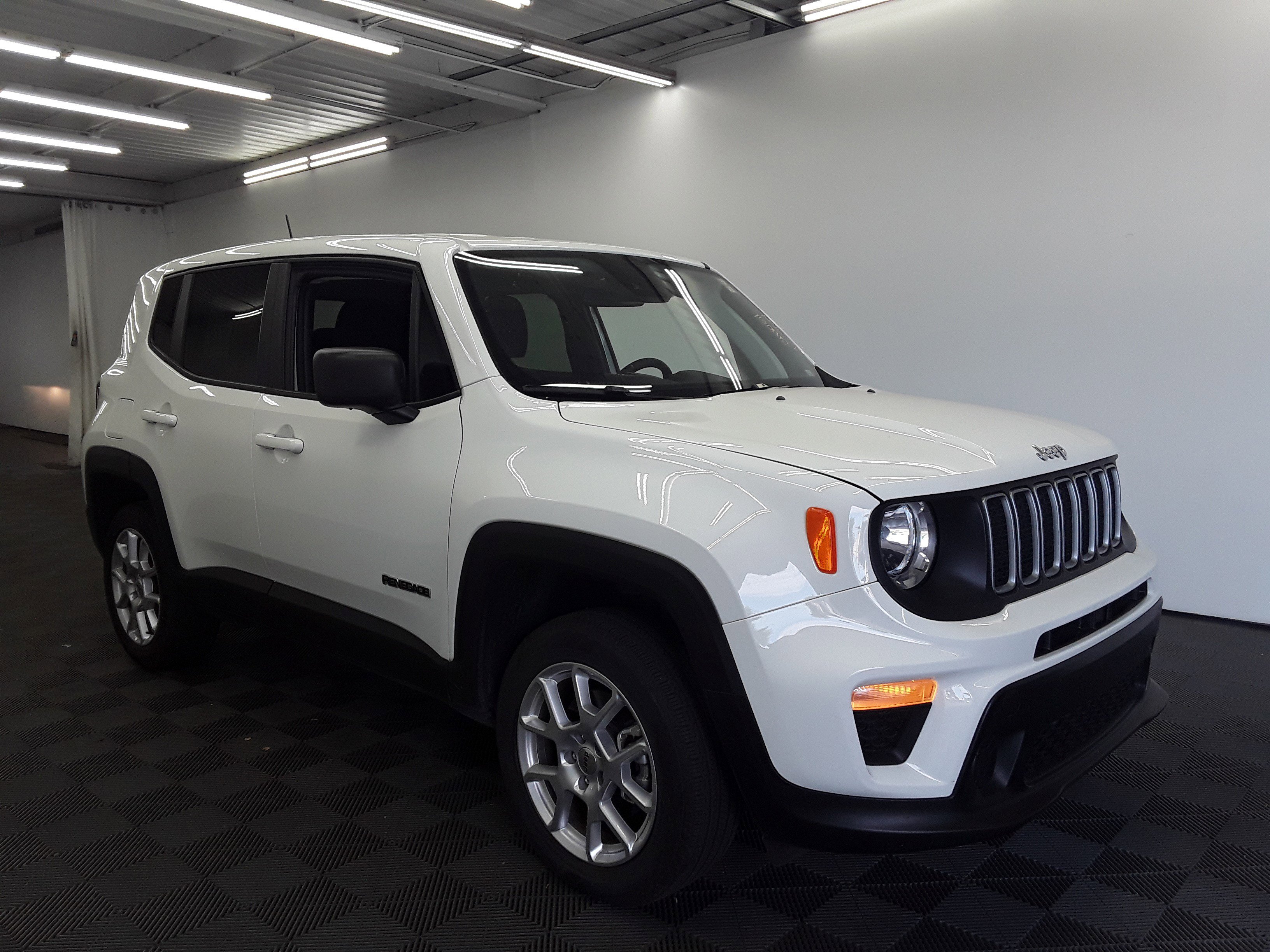 Used 2023 Jeep Renegade Latitude 4x4
