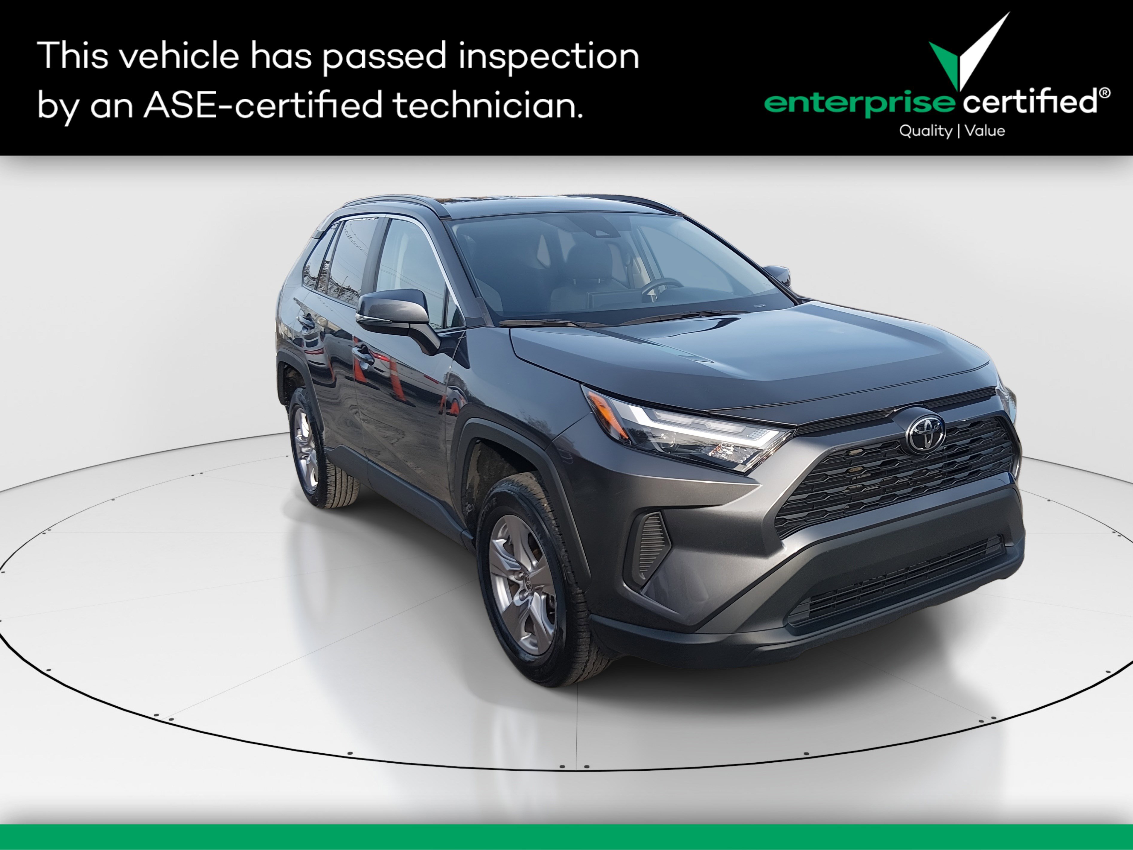 2023 Toyota RAV4 XLE's photo