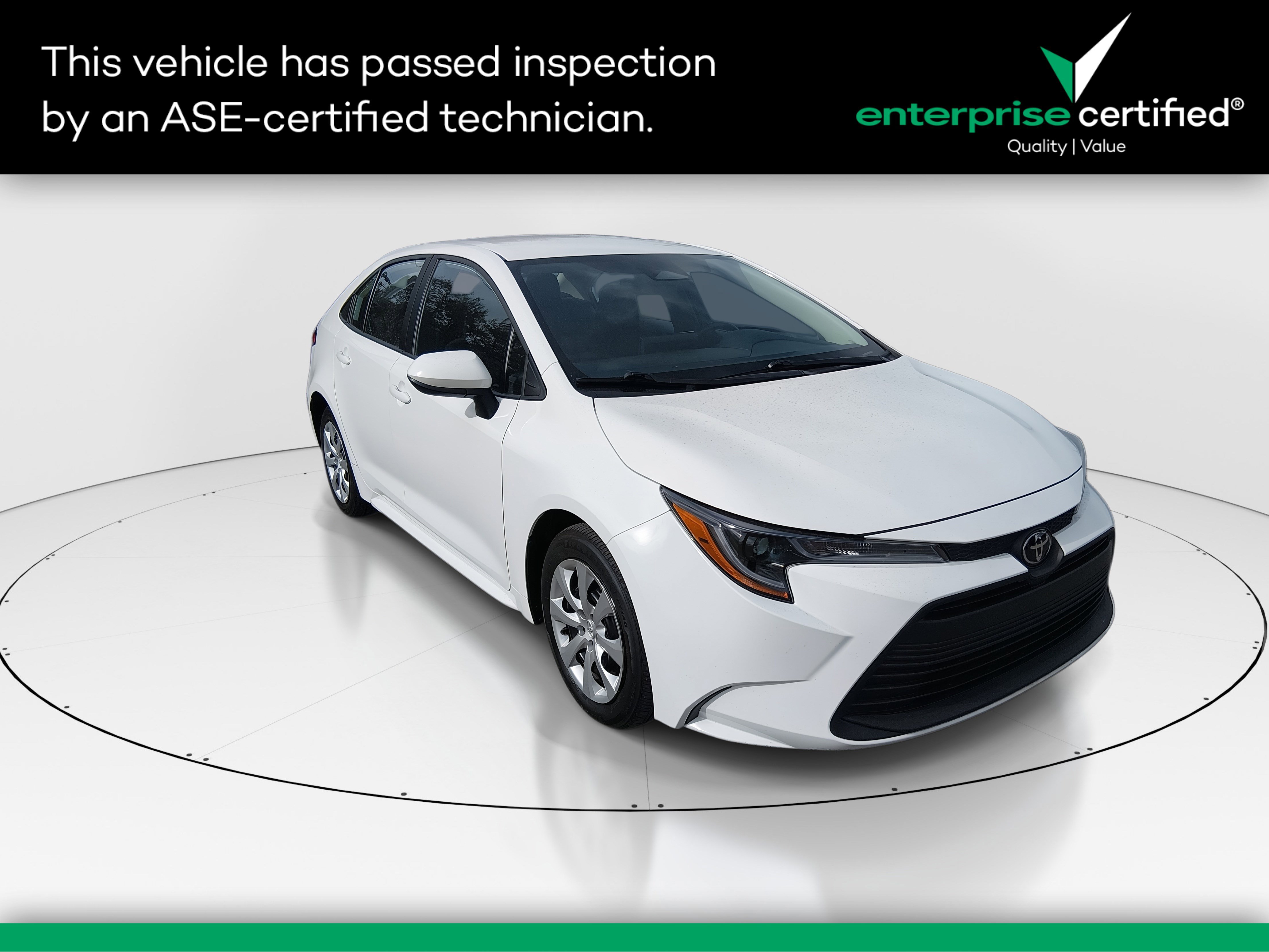 2025 Toyota Corolla LE's photo