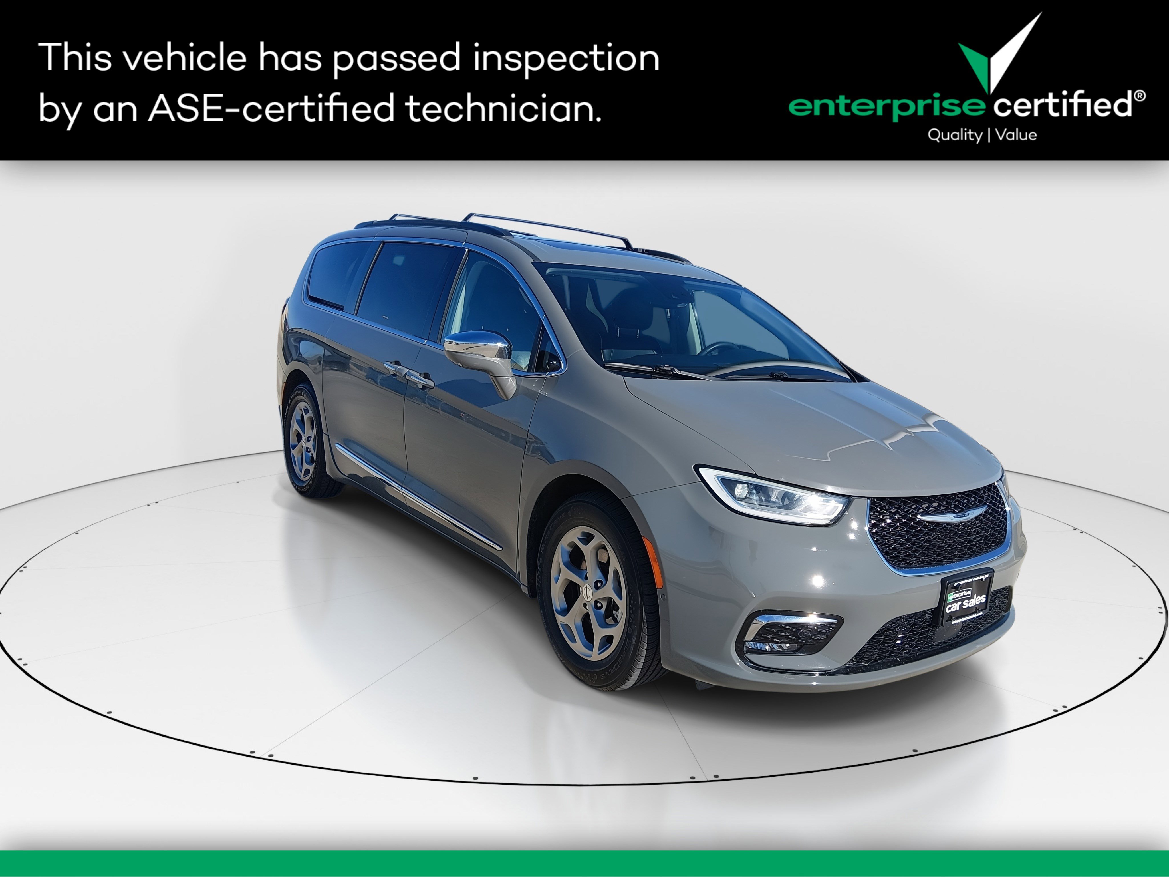 2022 Chrysler Pacifica Limited's photo