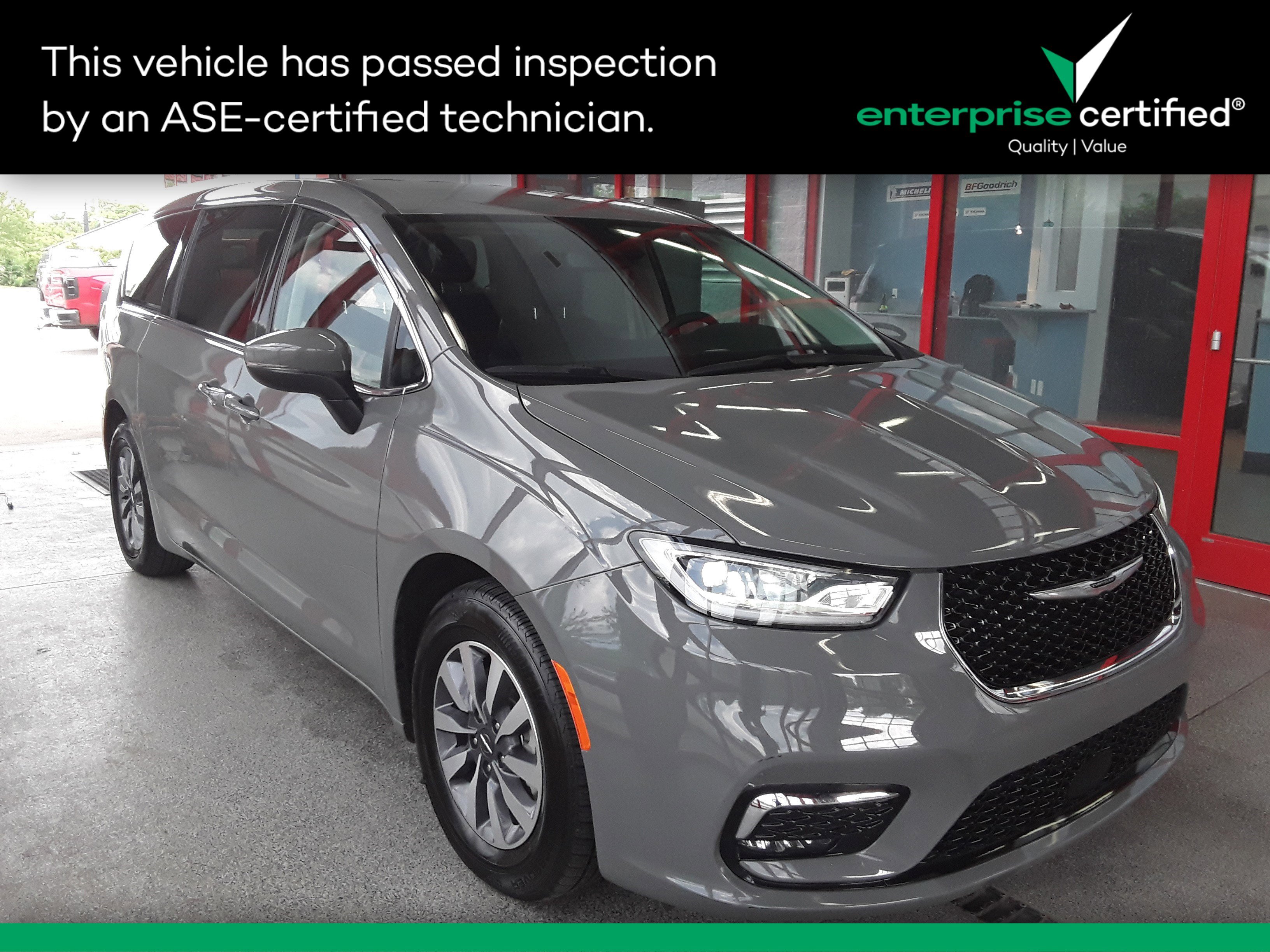 Used 2023 Chrysler Pacifica Hybrid Touring L FWD