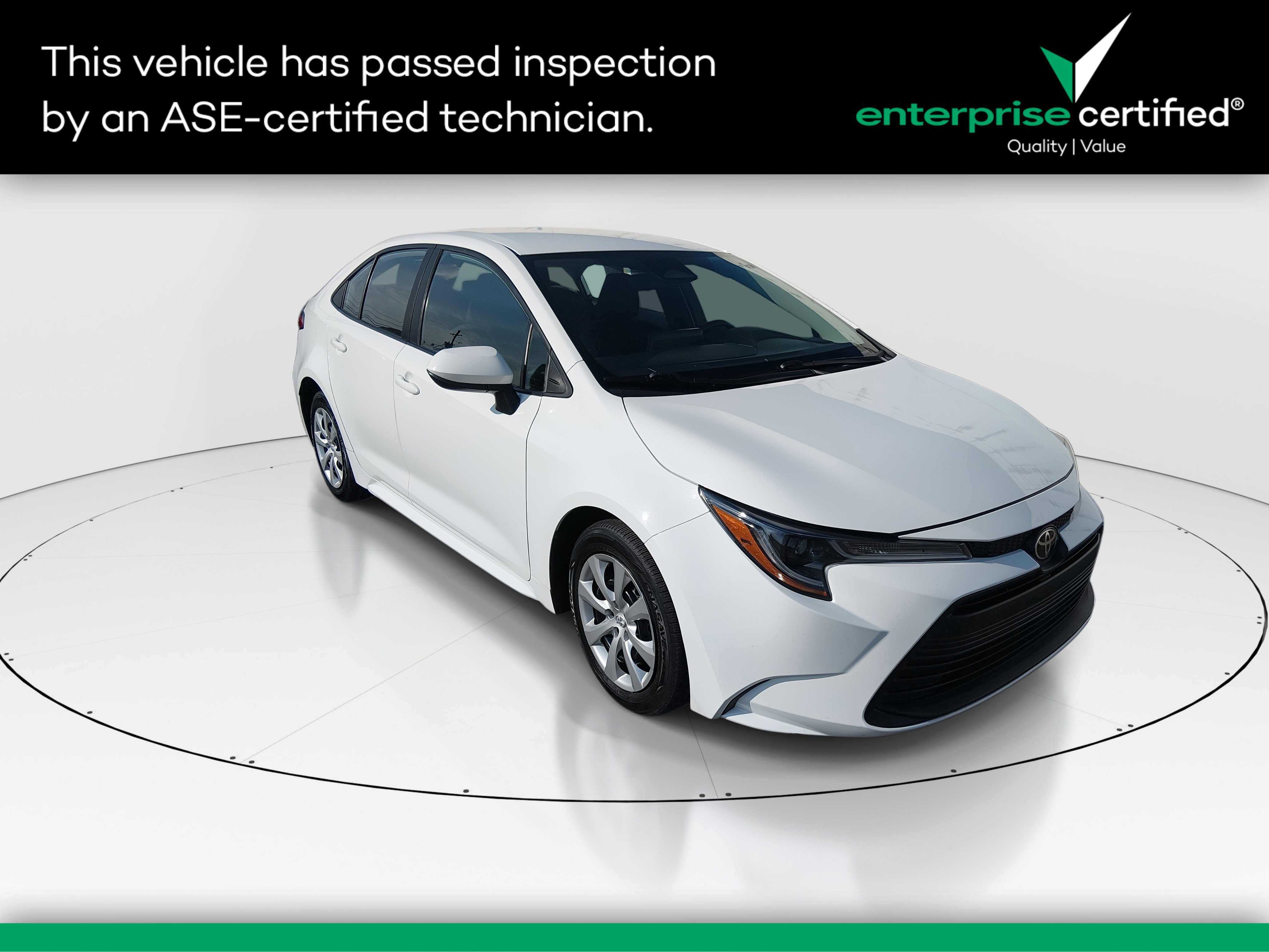 2024 Toyota Corolla LE's photo