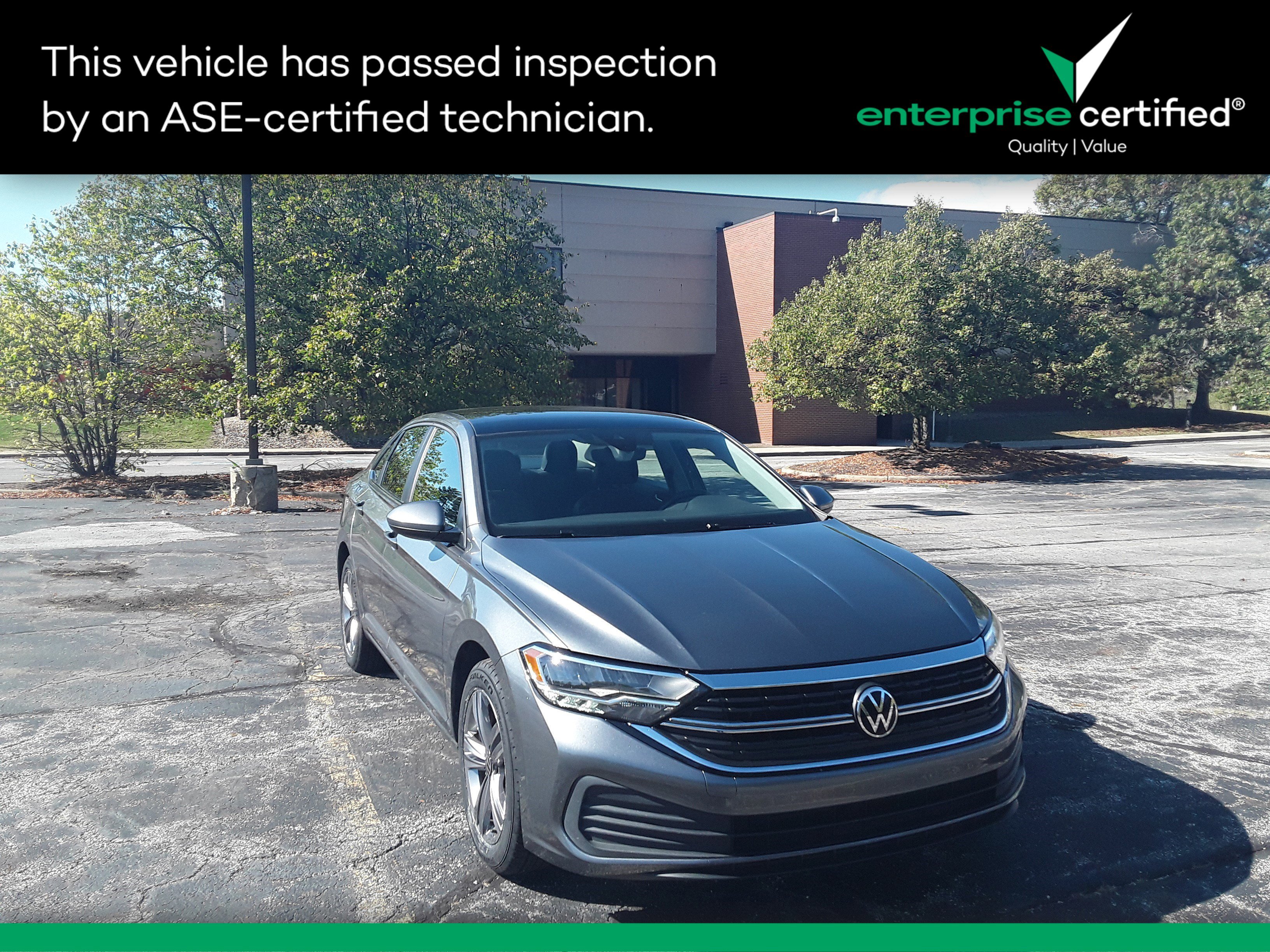 Used 2024 Volkswagen Jetta SE Auto