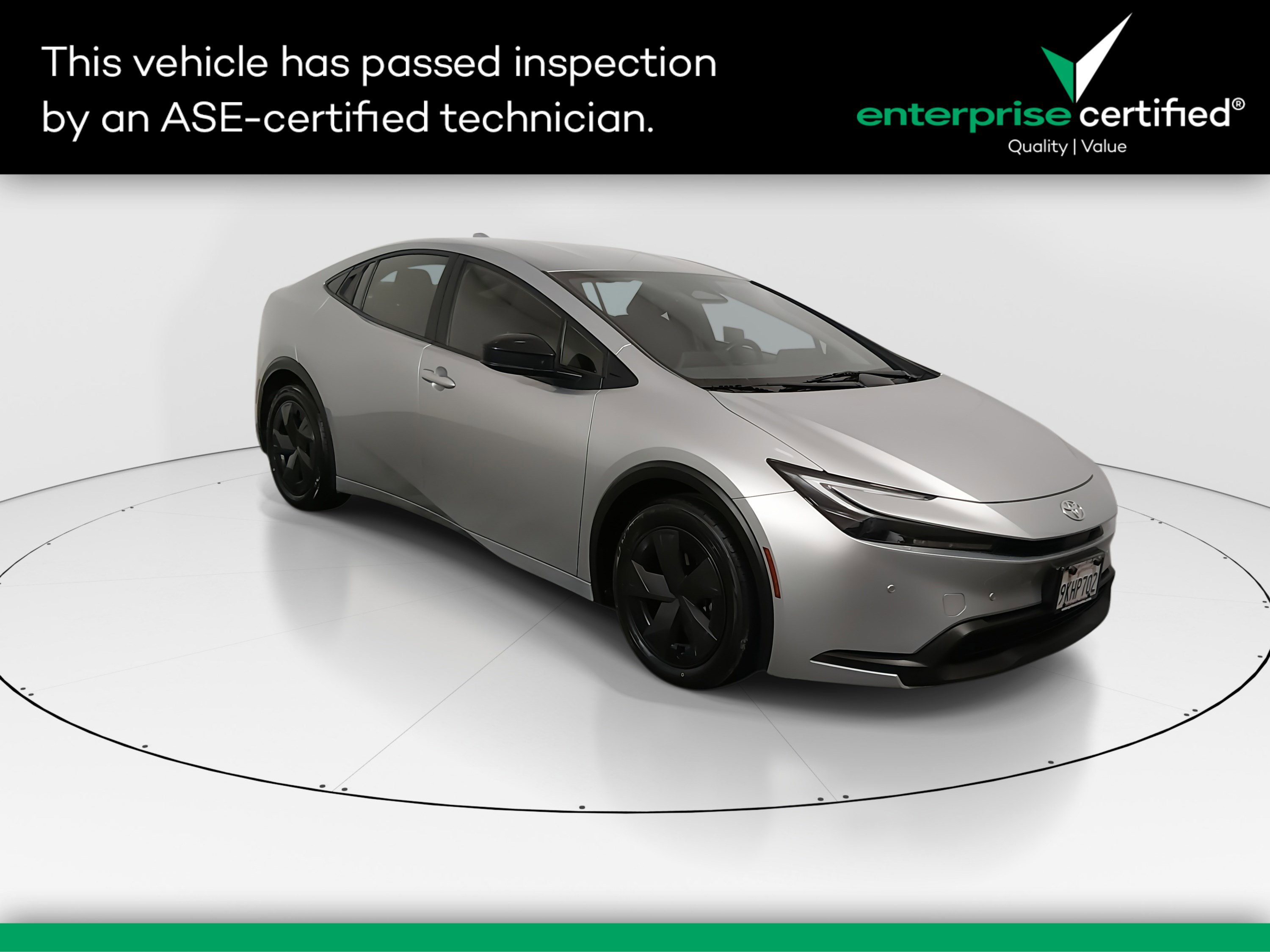 2024 Toyota Prius LE's photo