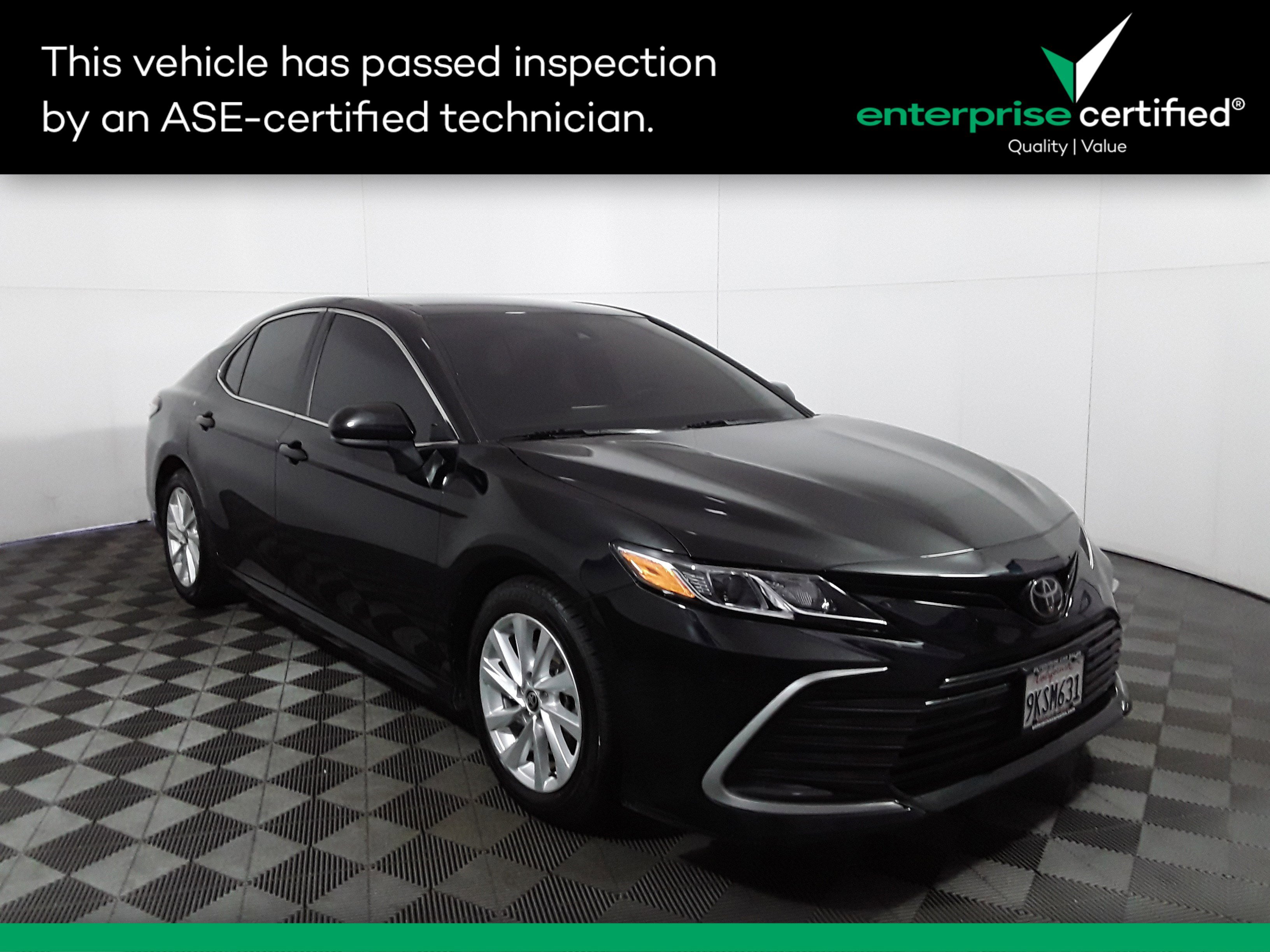 2024 Toyota Camry LE's photo